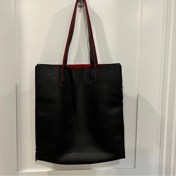 Large Black Tote with embossed Cheers - Picture 2 of 7